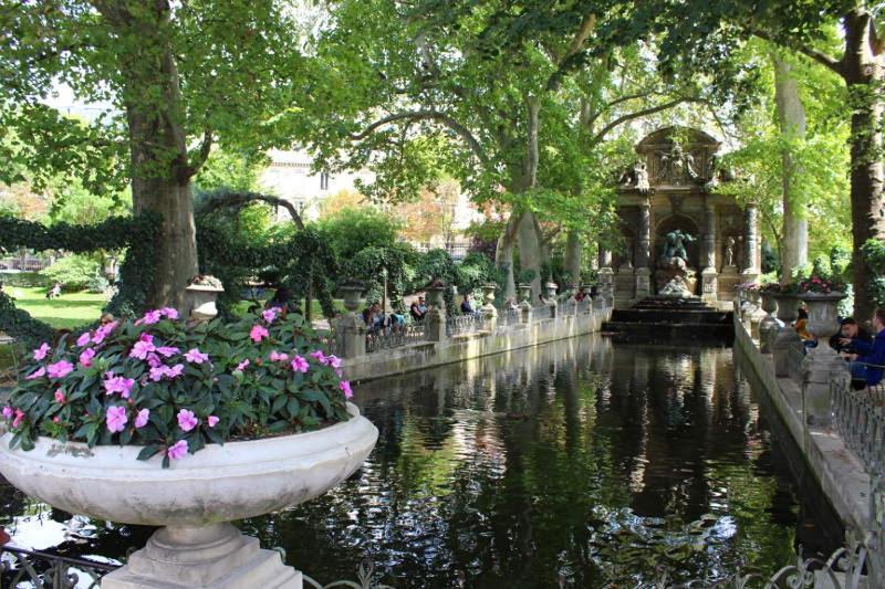 Small Luxurious Room In The Heart Of Saint Germain ปารีส ภายนอก รูปภาพ